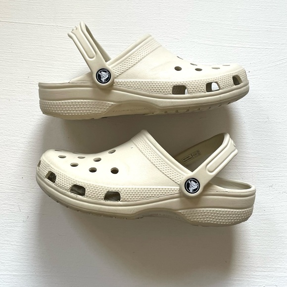 CROCS Other - crocs beige cream color kids classic clogs with strap junior size 5